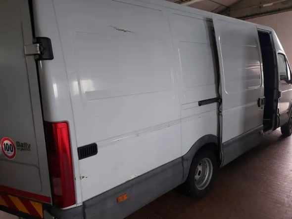 14#8115 Furgone Iveco