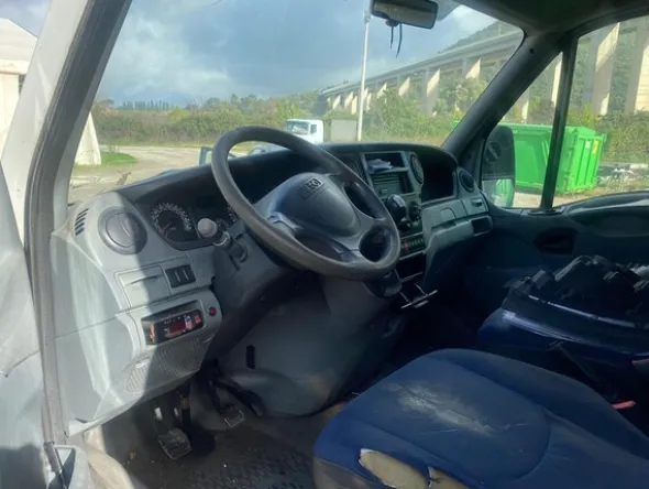 18#6815 Furgone Iveco