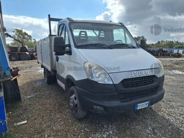 9#9304 Furgone Iveco 35C13