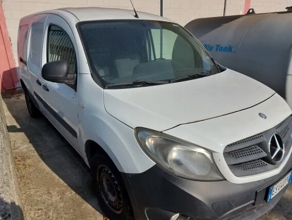2#6507 Furgone mercedes