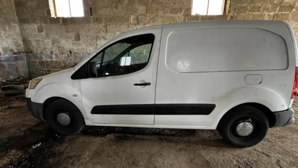 1#8294 Furgone Peugeot Partner