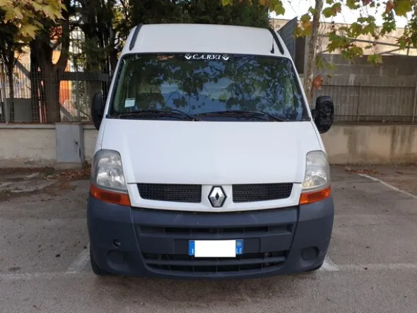 1#7076 Furgone Renault Master