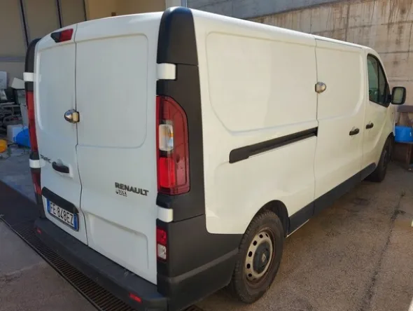 3#7184 Furgone Renault Trafic