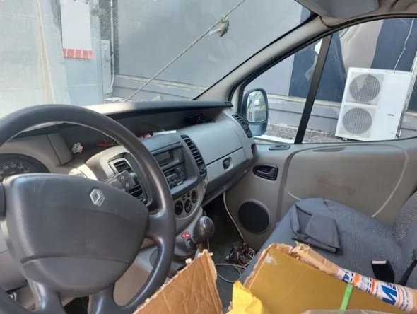 6#8385 Furgone Renault Trafic