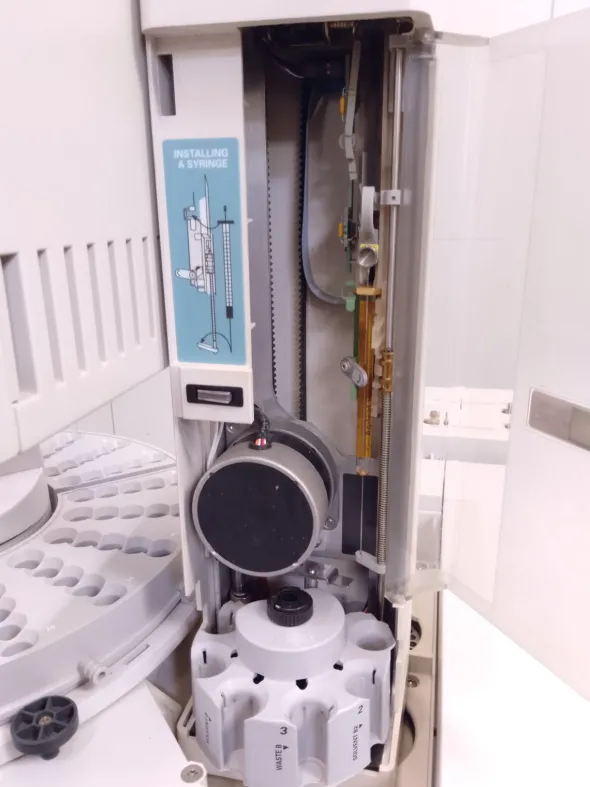GAS CROMATOGRAFO - HEWLETT PACKARD (COD. LAB-CRO-7)