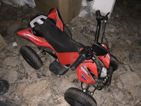 1#7946 Giocattoli e auto elettriche per bambini