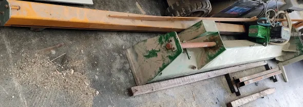 GRU A BANDIERA A COLONNA, A ROTAZIONE MANUALE, ELEPHANT