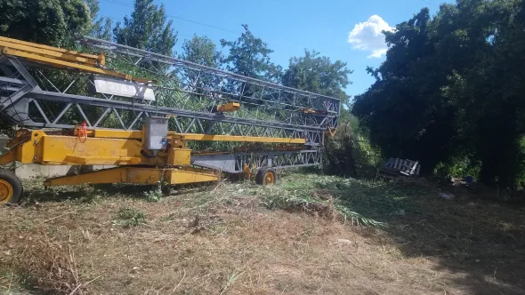 Gru automontante POTAIN