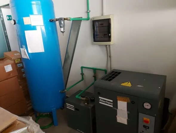 21#7562 Gruppo elettrogeno e compressore