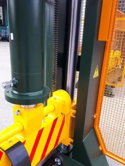 GUILLOTINE REEL SLITTER 2.000x850 mm. 9 kw NOW IN STOCK