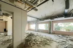 #24196 Hotel con pertinenze da ristrutturare e bonificare