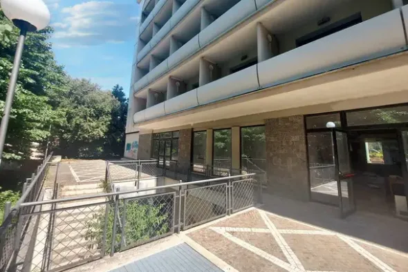 #24070 Hotel 4 stelle da ristrutturare con arredamenti