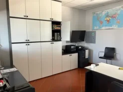 #2537098 Immobile polifunzionale fronte autostrada – Ottimo stato e alta redditività In vendita – Compendio immobiliare ad alta visibilità in posizione strategica