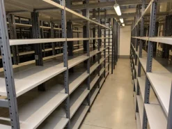 Impianto scaffalature metalliche con soppalco