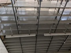 Impianto scaffalature metalliche con soppalco