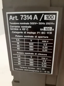 Interruttore Bticino mod. Megatiker 250 art. 7314 A/100