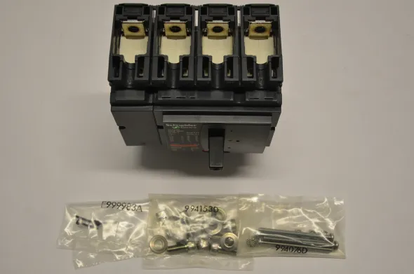 Interruttore Schneider mod. Compact NSX160F LV430408