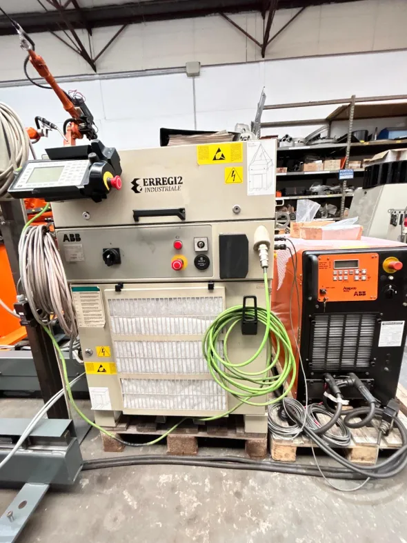 Isola robot ABB IRB 2400L per saldatura
