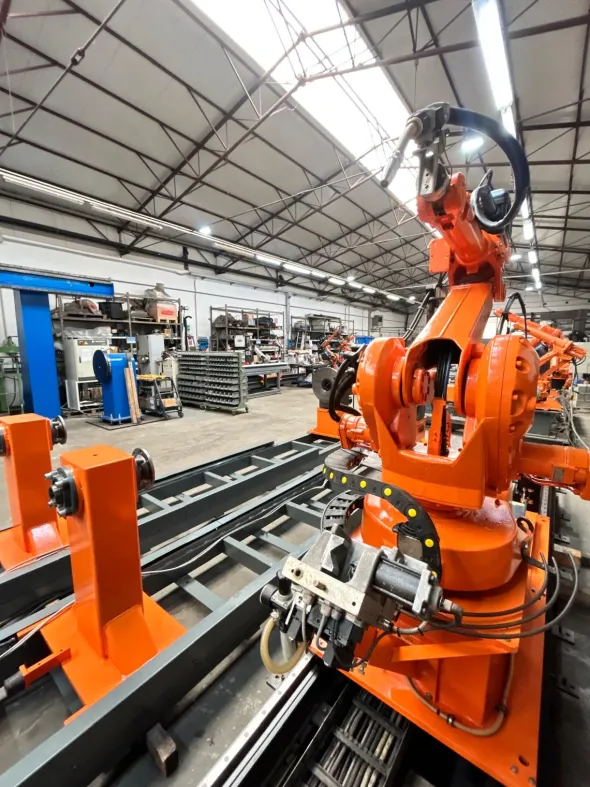 Isola robot ABB IRB 2400L per saldatura