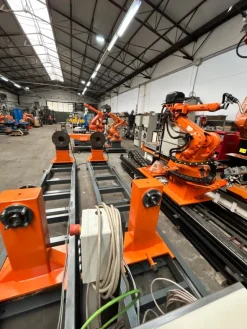 Isola robot ABB IRB 2400L per saldatura