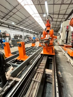 Isola robot ABB IRB 2400L per saldatura