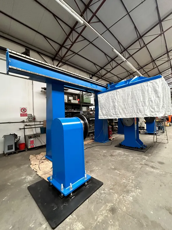 ISOLA ROBOT MOTOMAN HP 6 PER SALDATURA