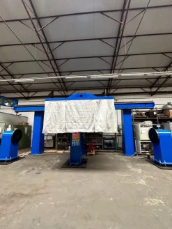 ISOLA ROBOT MOTOMAN HP 6 PER SALDATURA