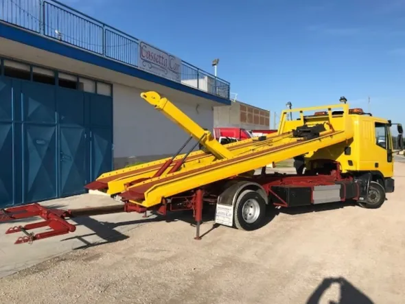IVECO EUROCARGO 80E21 CARRO ATTREZZI CABINA LETTO