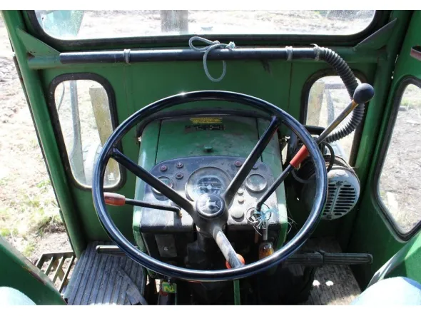 John Deere 2130, 1976
