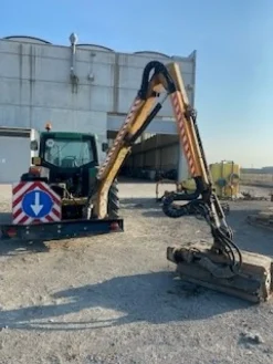 John Deere 6310 AS/1 con braccio Ferri