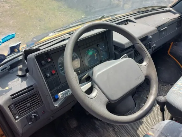 9#7780 Laboratorio mobile Iveco 49E12