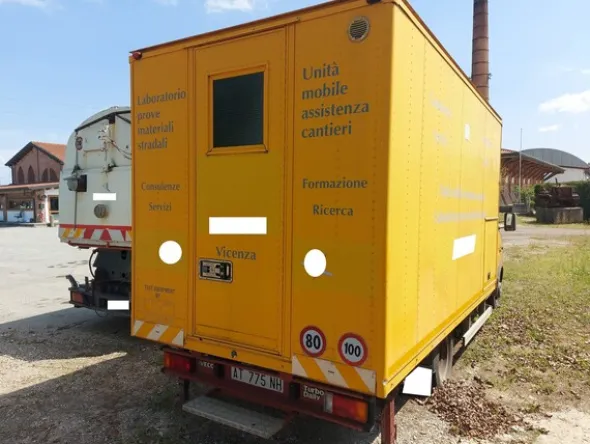 9#7780 Laboratorio mobile Iveco 49E12