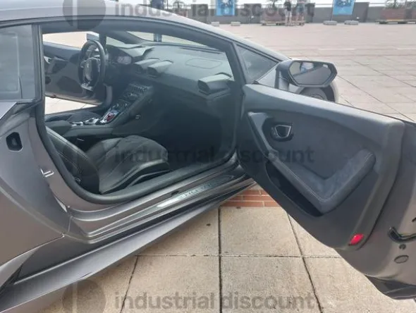 3#8717 Lamborghini Huracan Coupé 5.2
