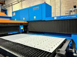 Laser Prima Industrie PLATINO 1530 + Compact server