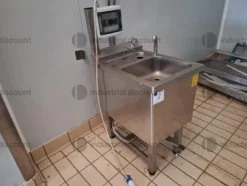 17#9389 Lavandini con centralina a pedaleContenitore e Armadietti spogliatoio acciaio