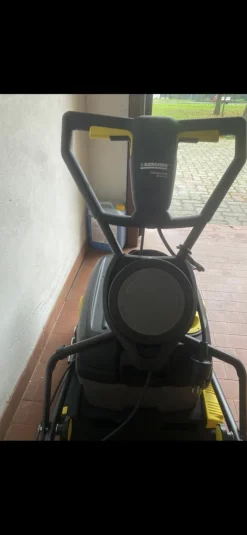Lavasciuga pavimenti professionale