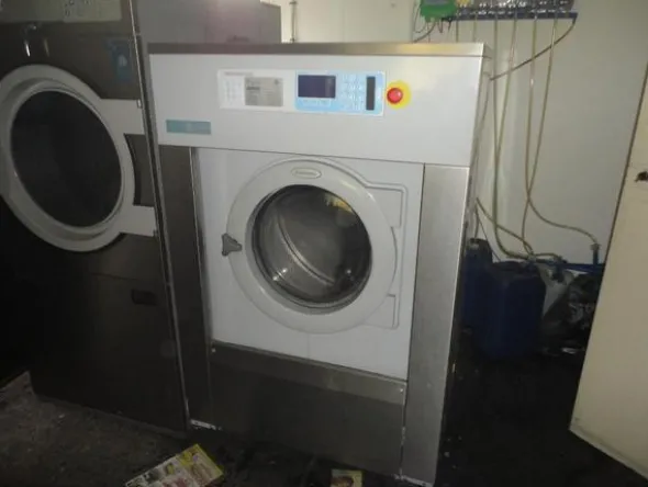1#2726 Lavatrice e asciugabiancheria professionale Electrolux