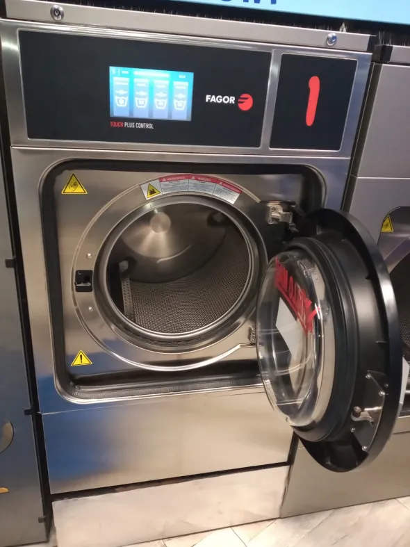 LAVATRICE INDUSTRIALE, CAPACITÀ DI CARICO 11 KG