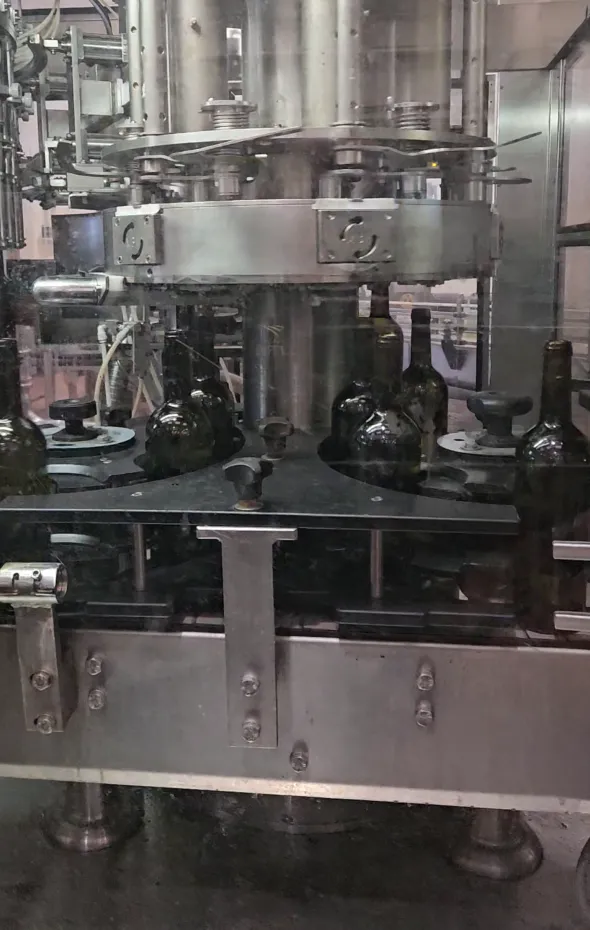 LC597 Linea completa usata per vino fermo - 8000 BPH