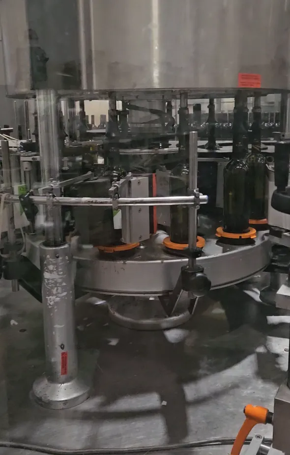 LC597 Linea completa usata per vino fermo - 8000 BPH