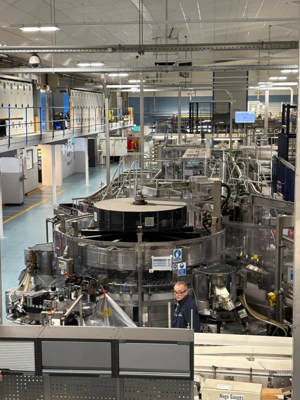 LC617 Linea di imbottigliamento vetro KRONES usata