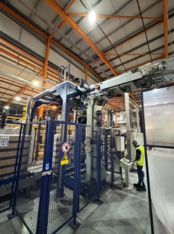 LC617 Linea di imbottigliamento vetro KRONES usata