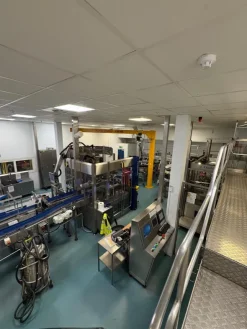 LC617 Linea di imbottigliamento vetro KRONES usata