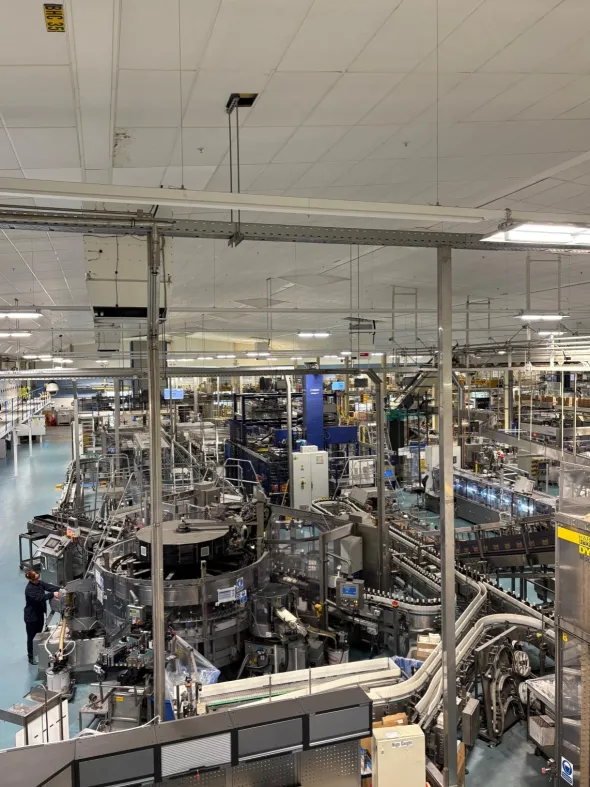 LC617 Linea di imbottigliamento vetro KRONES usata