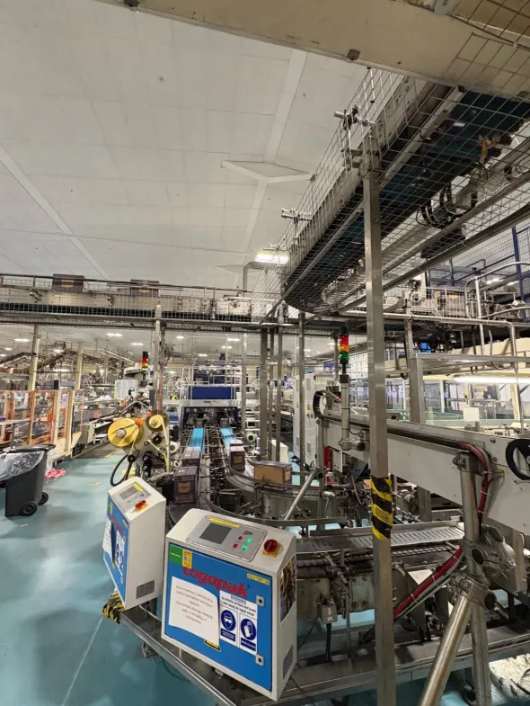 LC617 Linea di imbottigliamento vetro KRONES usata