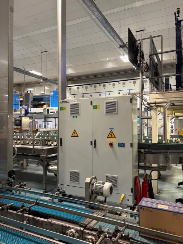 LC617 Linea di imbottigliamento vetro KRONES usata