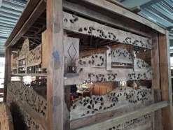 10#9425 Letto baldacchino e Tavolo