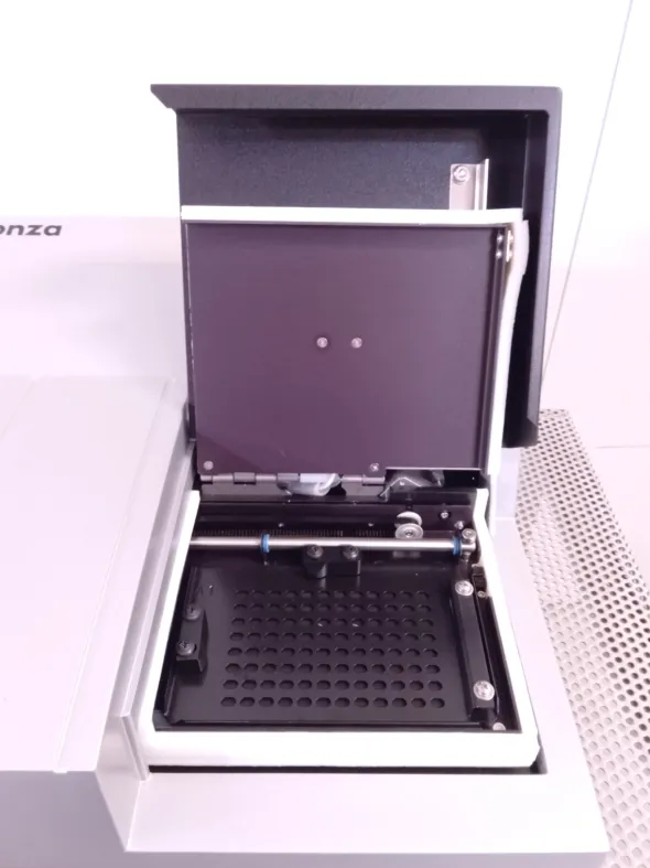 LETTORE DI MICROPIASTRE AD ASSORBANZA (LAB-COMP-82)