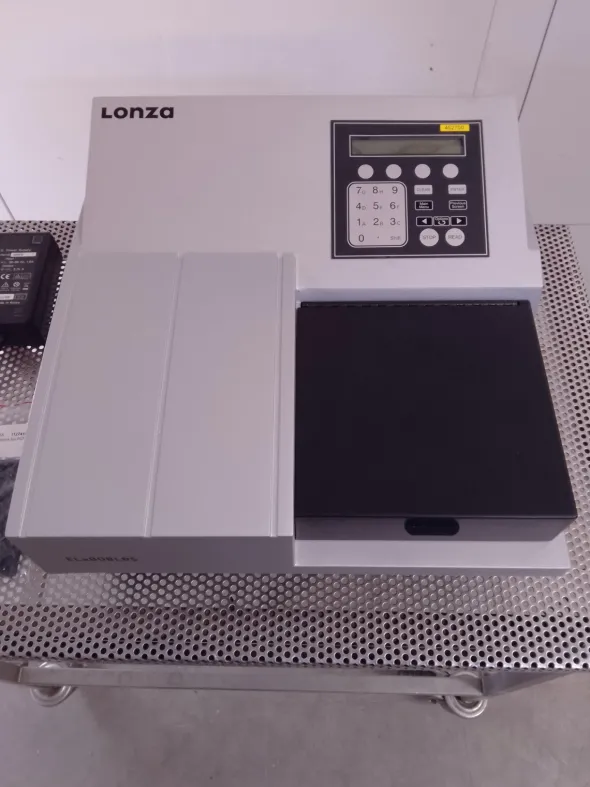LETTORE DI MICROPIASTRE AD ASSORBANZA (LAB-COMP-82)