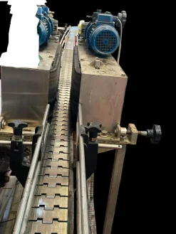 LInea confezionatrice semi automatica per bottiglie